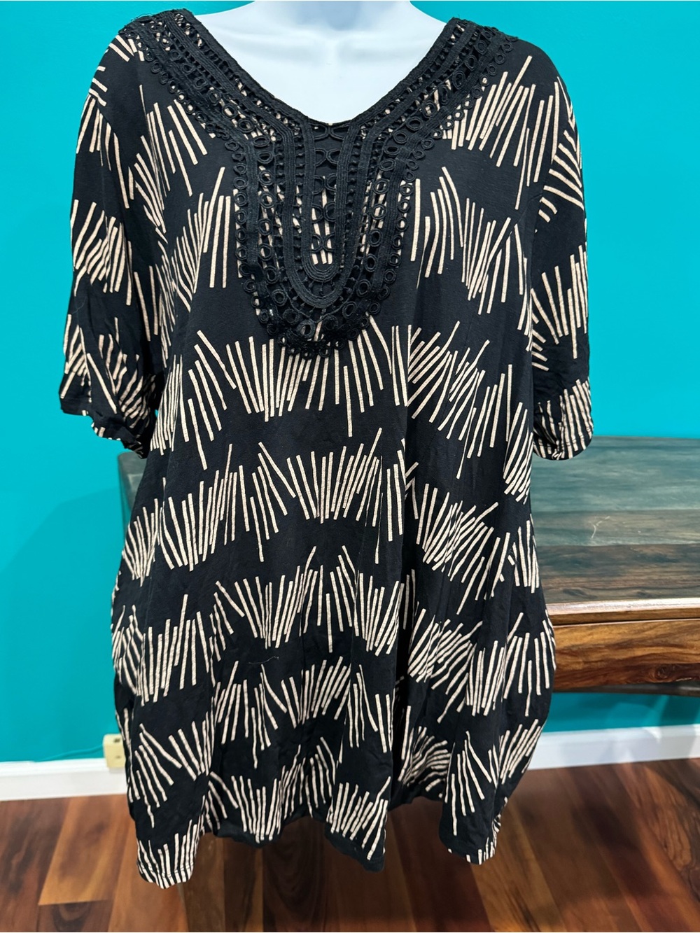 Avenue Black Top with Cream Abstract Print